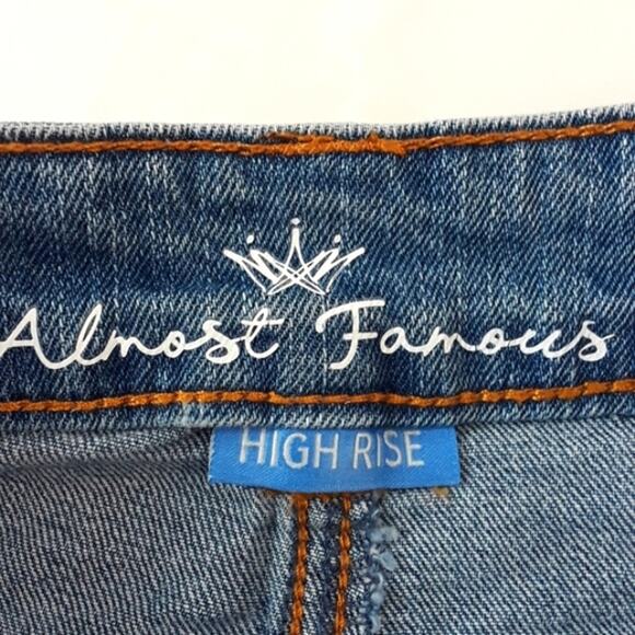 NWT Juniors Sz 3 Embroidered Distressed Highrise Grunge Denim Cutoff Shorts - Picture 8 of 12